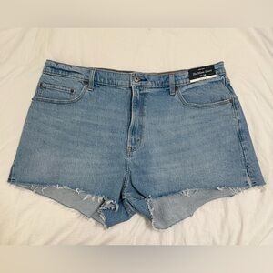 Abercrombie & Fitch - “The Mom Short” - Size 34/18 Curve Love